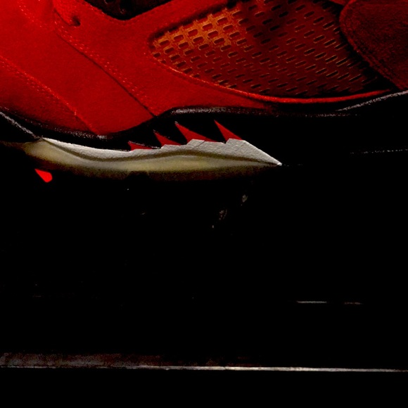 Retro Jordan 5 Ragging Bull - Picture 4 of 8